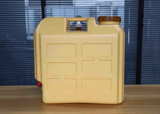 Rectangle Outdoor Water Storage Container 20l Plastic Jerry Can